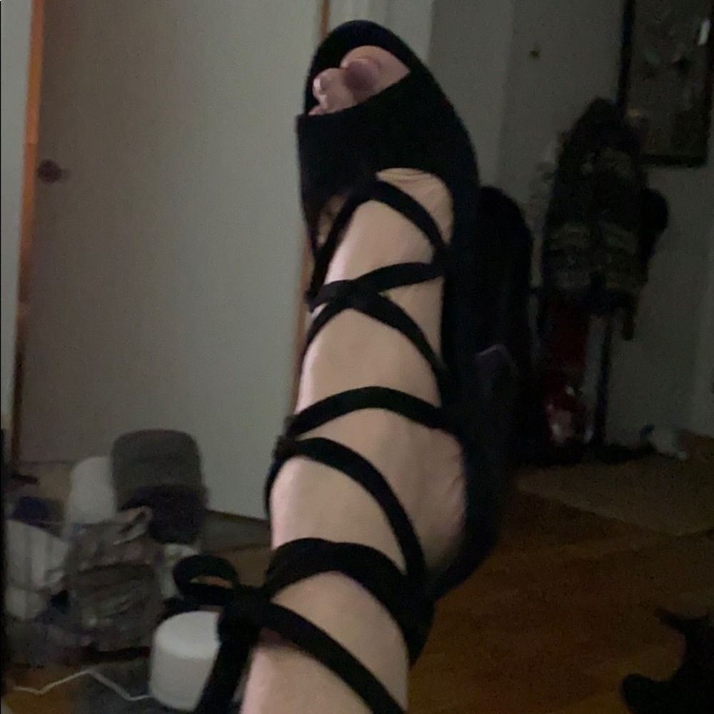Vince Camuto lace stacked heal